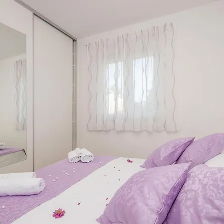 펜션 Nice In Murvica With Kitchen *